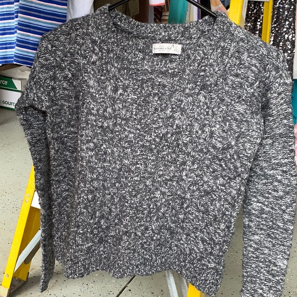 Abercrombie & Fitch Sweater - Picture 2 of 6